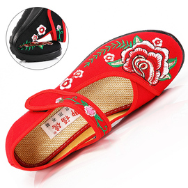 老北京绣花鞋女汉服民族风，平底软底大红色中老年妈妈老人跳舞布鞋
