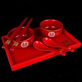 红碗筷套装婚庆用品结婚陪嫁全红囍碗喜碗一对陶，瓷碗酒红雕刻喜碗