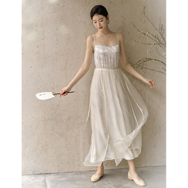 山有色新中式女装吊带连衣裙，夏季内搭白裙，简约飘逸气质温柔长裙