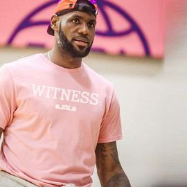 湖人队詹姆斯短袖体恤男篮球训练球衣，周边礼物勒布朗同款粉色t恤