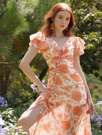 小众海边度假碎花橙色连衣裙，法式v领荷叶，边抽绳系带显瘦长裙