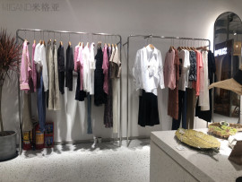 服装店加厚上墙服装架展示架不锈钢创意挂衣架店面上墙拐角陈列架