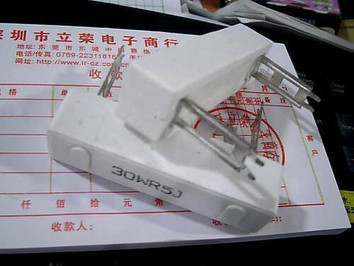 厂家直销:大功率双尖插脚水泥电阻:30WR5J19MM*19MM*76MM长
