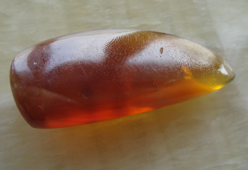 腾冲琥珀吊坠 缅甸琥珀原矿裸石玉坠缅甸血珀12克坠子14