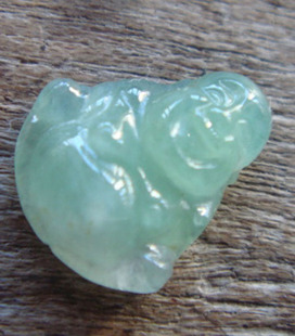 腾冲翡翠天然A货 缅甸翡翠玻璃种水绿微雕小佛1