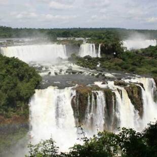 阿根廷/巴西双面全景 伊瓜苏瀑布经典3日2晚中文私家团