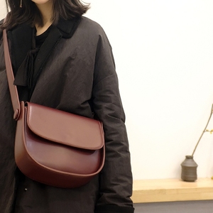 韩国chic酒红半圆马鞍包