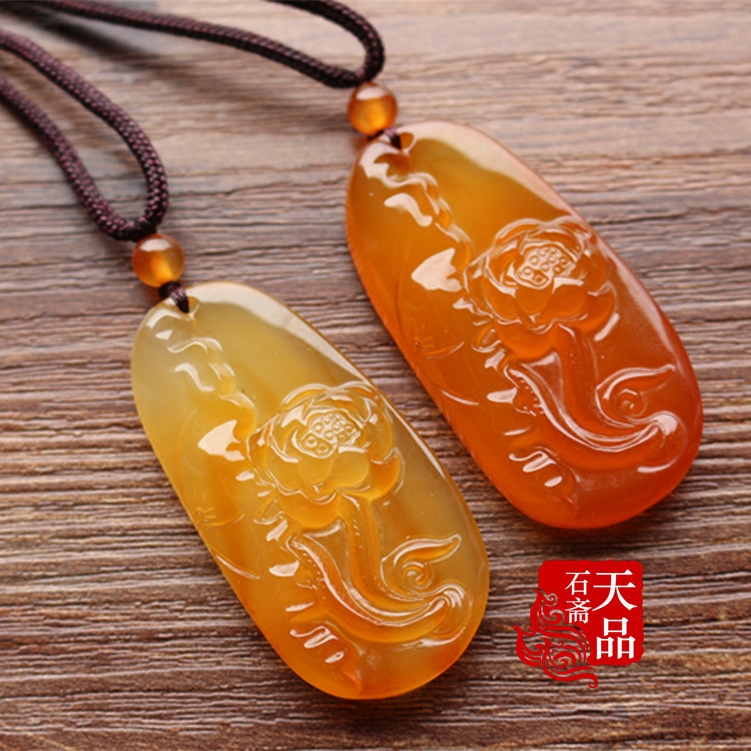 天然原色冰彩俏色蜜糖色玉髓玛瑙精雕荷花/莲花（好运连连）吊坠