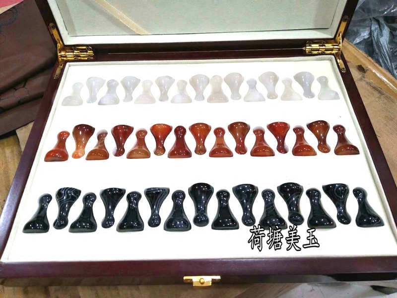 天然巴西冰透种玛瑙精制红黑白玉髓三色立体实心通透跳棋鉴赏包邮