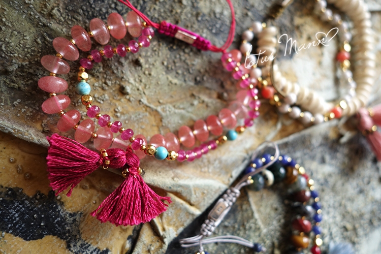 樱桃水晶与红宝色玉石金珠流苏手链双层