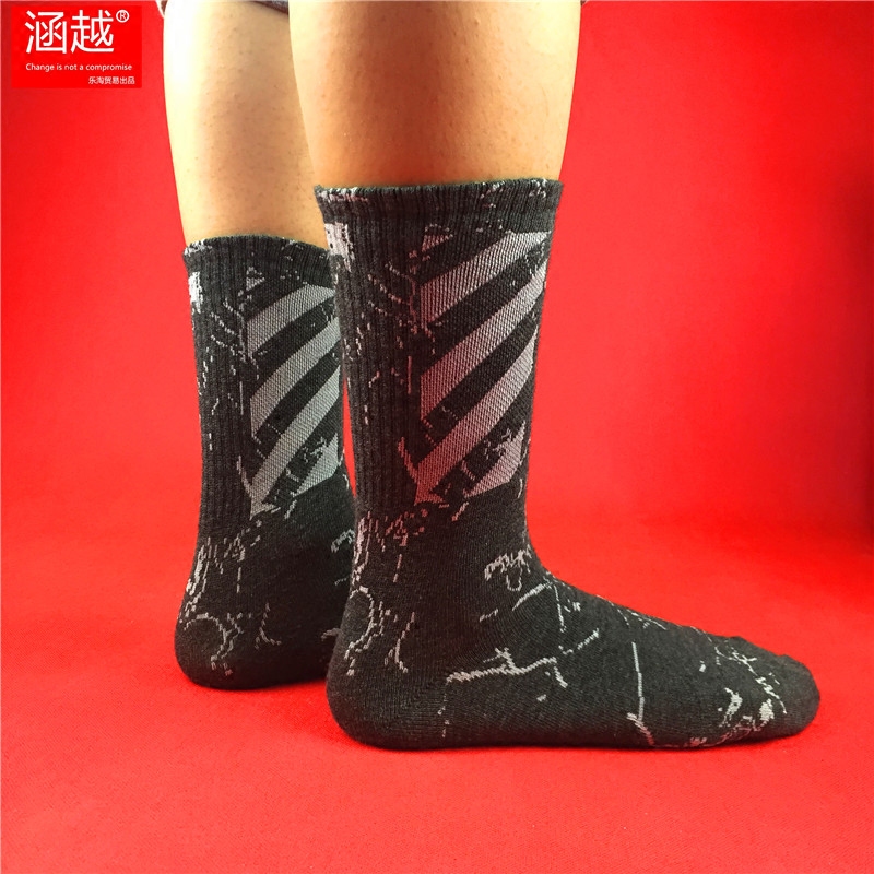 欧美街头潮复古扎染雪花斜纹中长筒袜子男女日系纯棉滑板篮球潮袜在类目 女士内衣/男士内衣/家居服, 短袜/打底袜/丝袜/美腿袜中 - 来自Buy2taobao.com提供专业的淘宝代购服务
