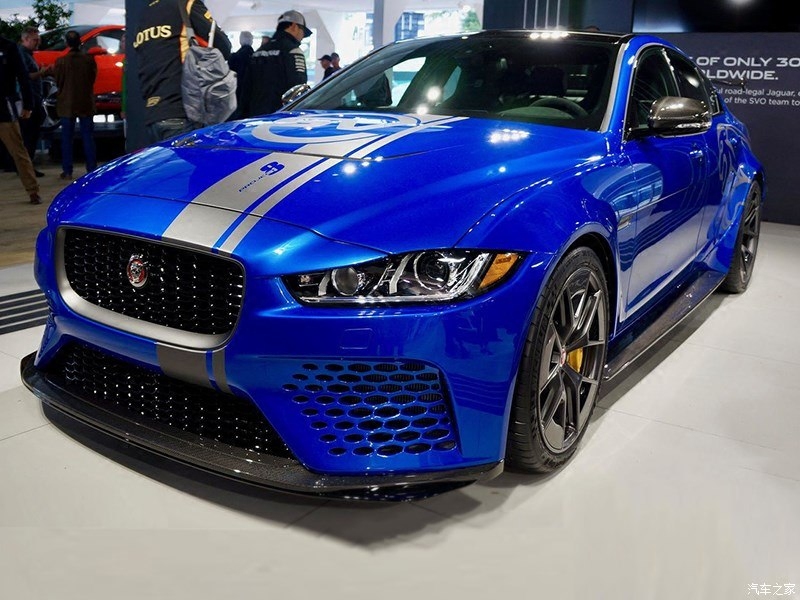 捷豹xe改装p8宽体大包围排气轮毂避震剪刀门机盖尾翼侧裙