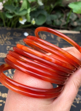 纯天然巴西红玛瑙细条玉髓手镯