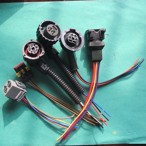 货车里程表传感器插头解放东风豪沃德龙斯太尔速度码表传感器插头