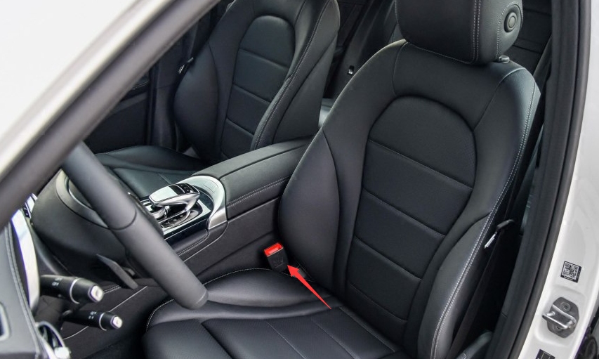 适用于新款奔驰GLC200安全带插口E260 C300L GLA GLB45预警器GLK