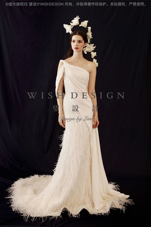 定制 可租赁 兰奕原创婚纱 穆夏的百合 望设计 羽毛婚纱