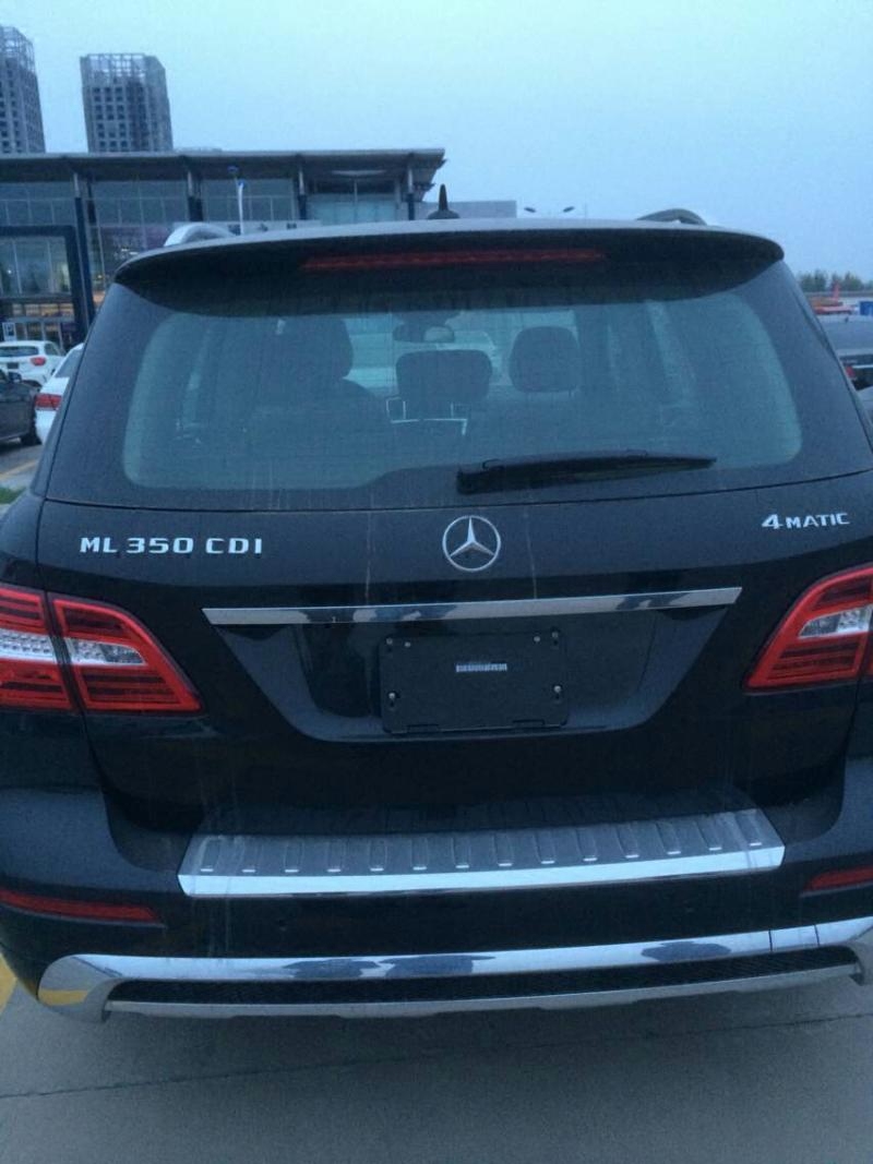 适用于奔驰ml级全系ml300后牌照板ml350车牌托框ml400转换架底座