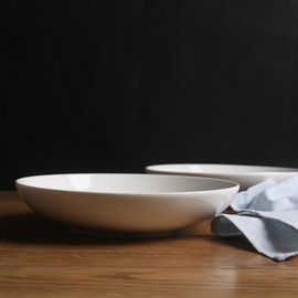 某牌原单釉下彩家用陶瓷盘子菜盘高级感新骨瓷蒸鱼盘汤水盘