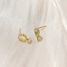 STUNNING MOMO小钻石造型925银耳钉防敏创意可爱个性款耳环