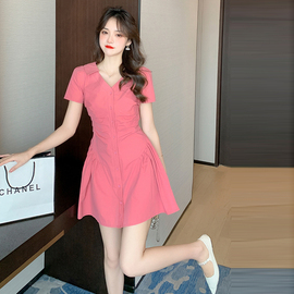 玫红色短款裙子2024夏季气质衬衣裙，收腰显瘦减龄洋气连衣裙女