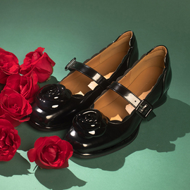 得足少女黑玫瑰原创定制牛皮立体玫瑰花，粗跟小皮鞋一字带单鞋