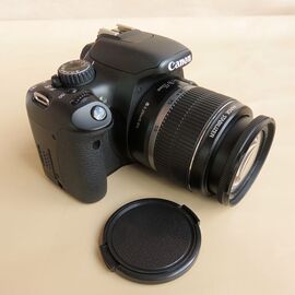 canon佳能550d套机(18-55mm)数码单反相机，入门级摄影照相机