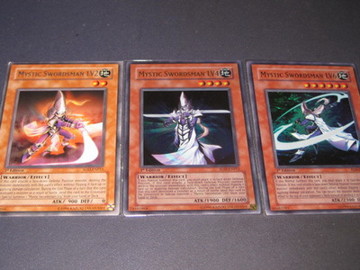 游戏王 美版 正版 - 谜之剑士 Mystic Swordsman 套/金闪