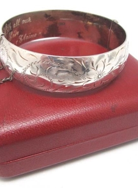 瑕疵特价 伯明翰1966年全标925银古典花卉錾刻手镯 扣不能打开