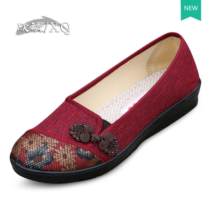 中老年布鞋女加肥软底轻便防滑