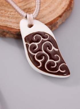 陶瓷情侣树叶形雕刻云纹吊坠新品