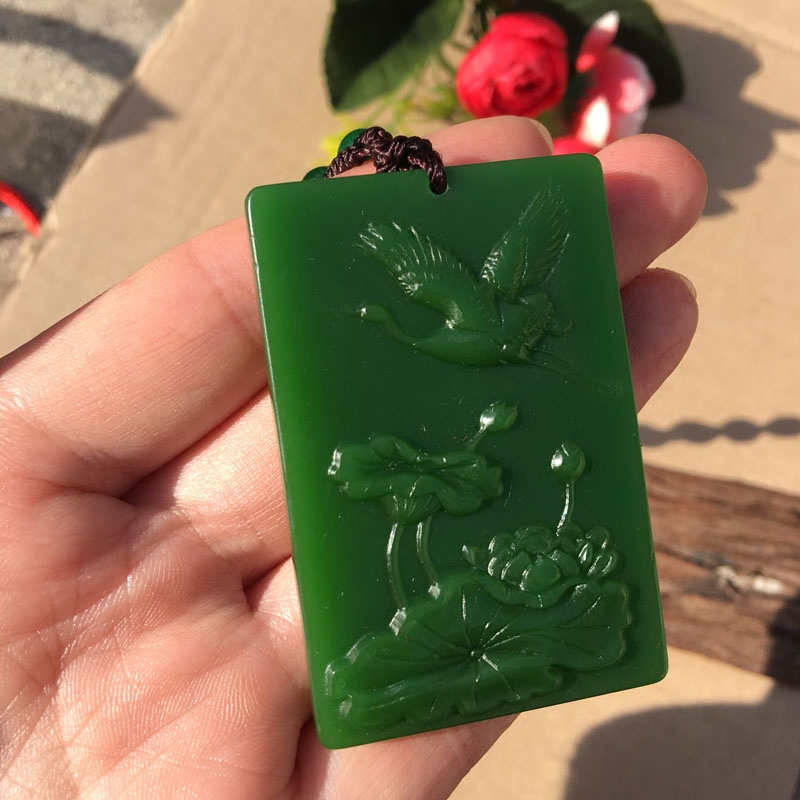 仙鹤菠菜绿一路连科吊坠送证书
