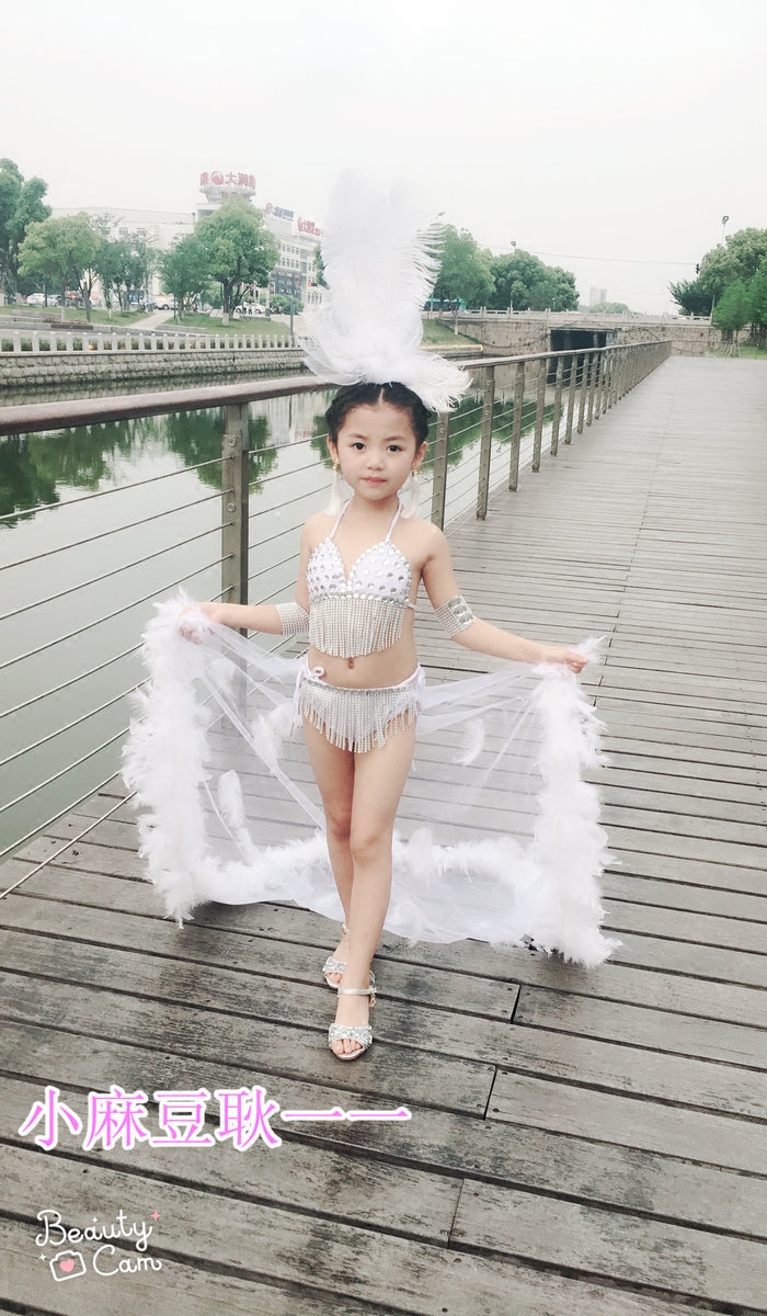 女童t台模特走秀泳装礼服比赛