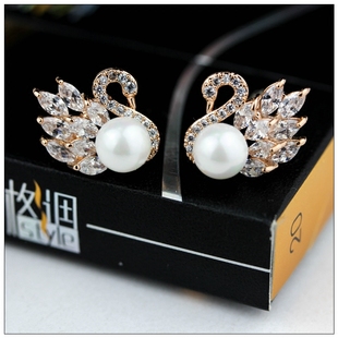 韩国气质简约珍珠锆石天鹅银针耳钉女百搭奢华耳环性感甜美耳饰品