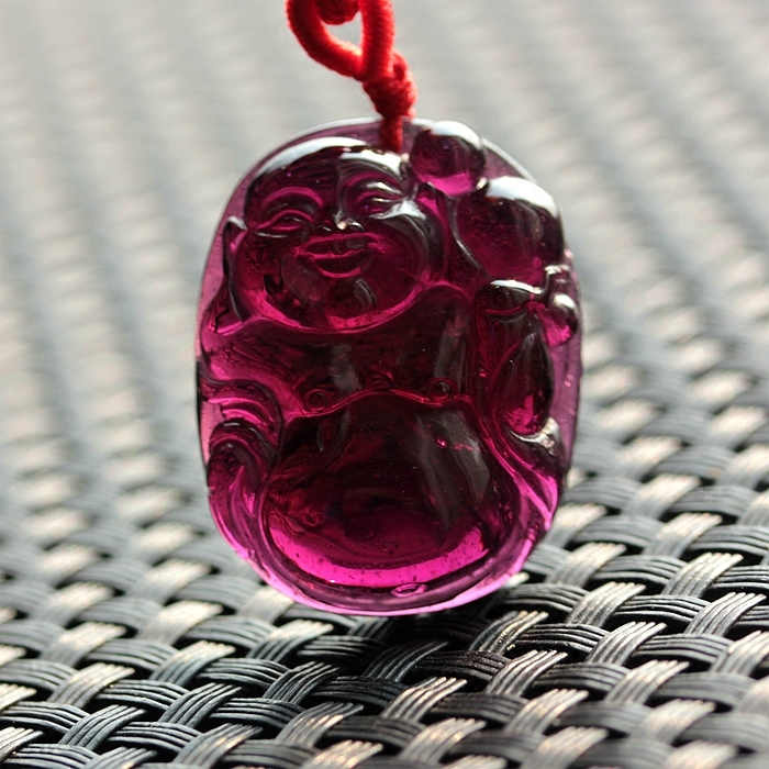 天然石榴石吊坠原石手工雕刻弥勒佛挂坠酒红玫红时尚女款项坠LYG0