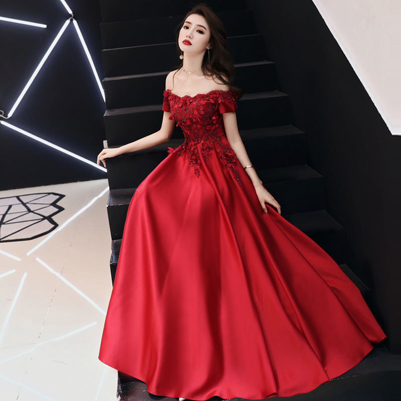 结婚敬酒服长款2026新款夏季一字肩拖尾答谢宴晚礼服红色贵优雅