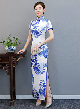 青花瓷旗袍夏季新款中国风走秀演出服中老年大码长款改良旗袍中式