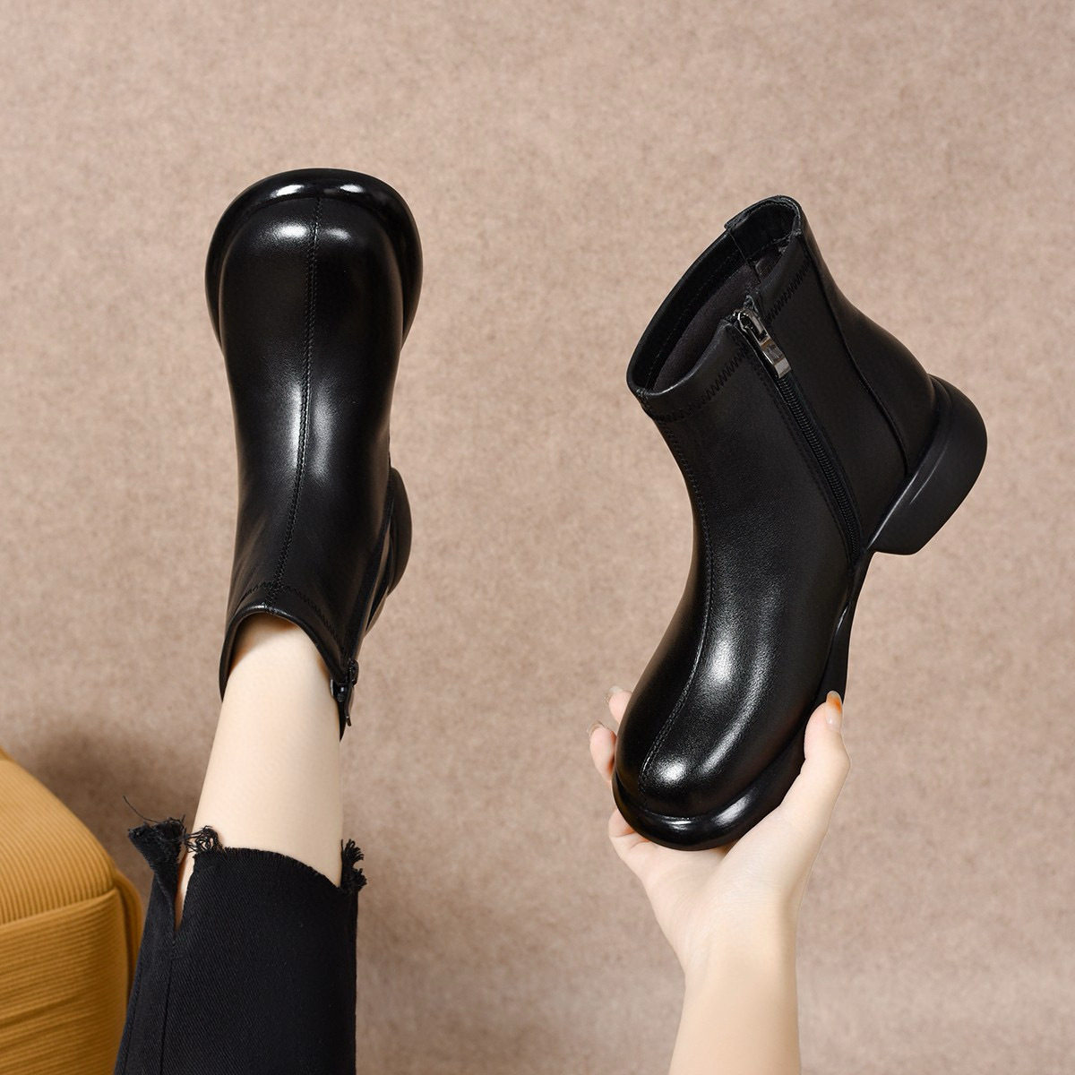 40多岁50几岁圆头马丁靴女2025冬新款舒适平底皮靴黑色休闲马丁靴,女鞋,时装靴,淘宝优惠券,粉丝福利购,淘宝优惠卷