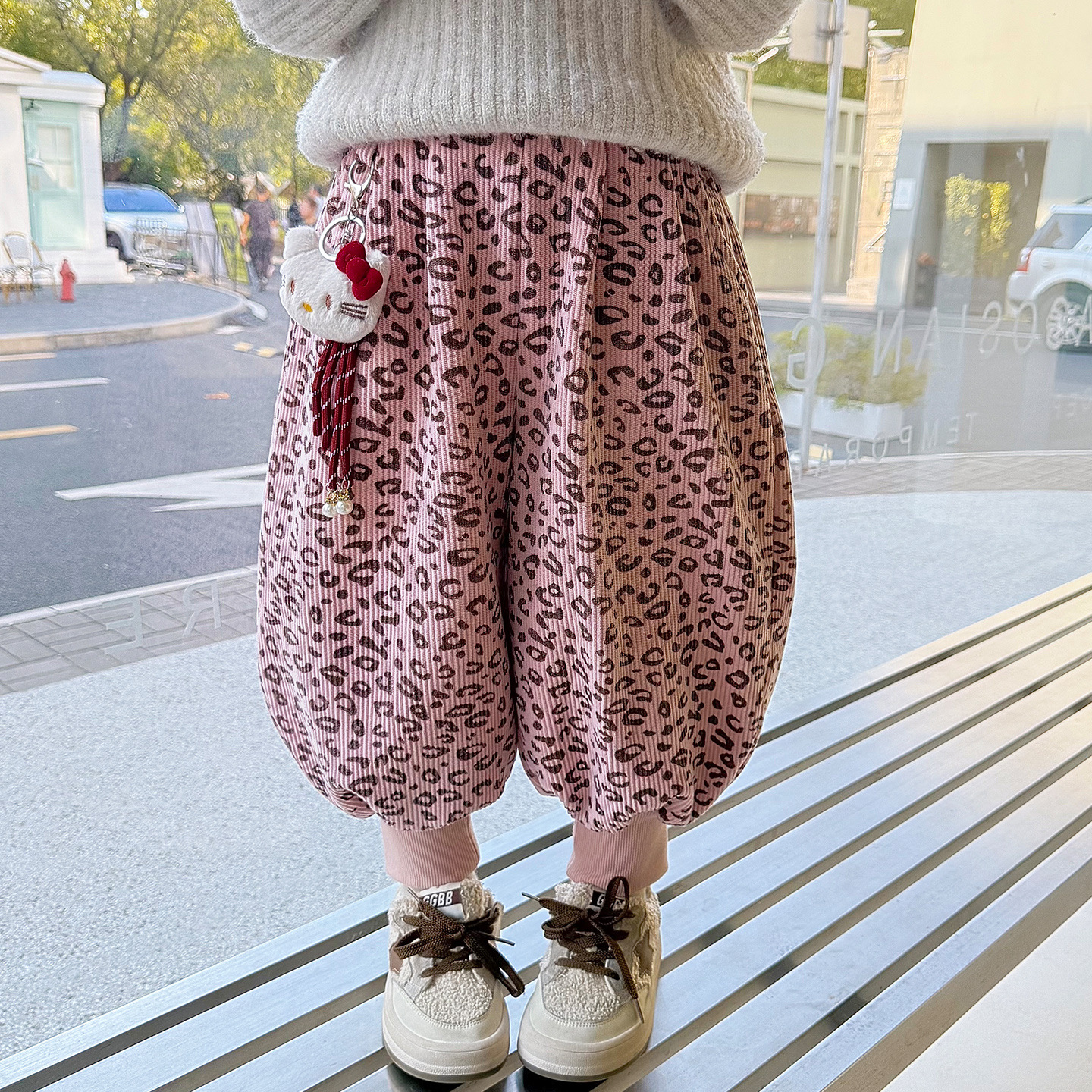 女童加绒裤子秋冬2025新款洋气儿童豹纹休闲裤时髦冬装束脚裤P60，童装裤子，祺妙童装