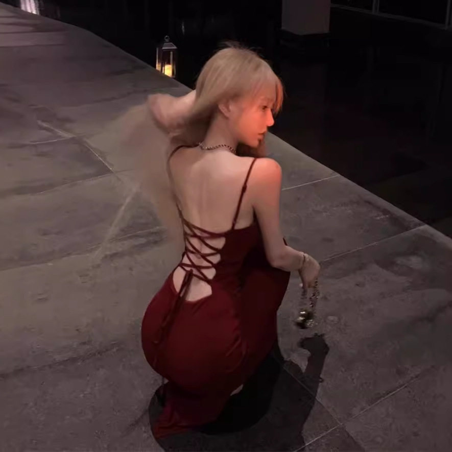 纯欲风酒红色修身吊带连衣裙女夏季法式气质辣妹包臀裙子开叉长裙