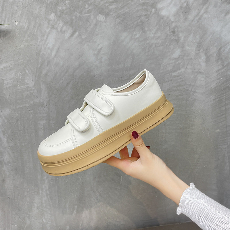 魔术贴小白鞋女2022年新款百搭复古白色运动休闲厚底面包鞋女板鞋