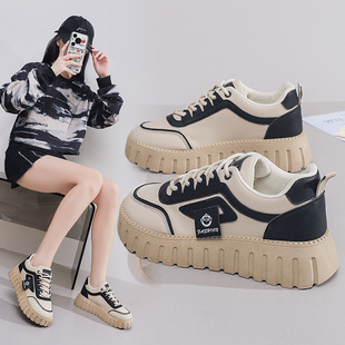 小白鞋 休闲街拍女鞋 新款 ins女学生厚底运动板鞋 韩版 2024秋季