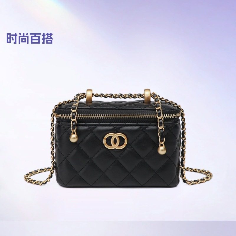 大牌新款小香风珍珠手提盒子级感小香家菱格链条化妆包小方包女包