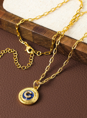 意大利WF家圆形纽扣字母吊坠简约项链女轻奢小众饰品级感锁骨链