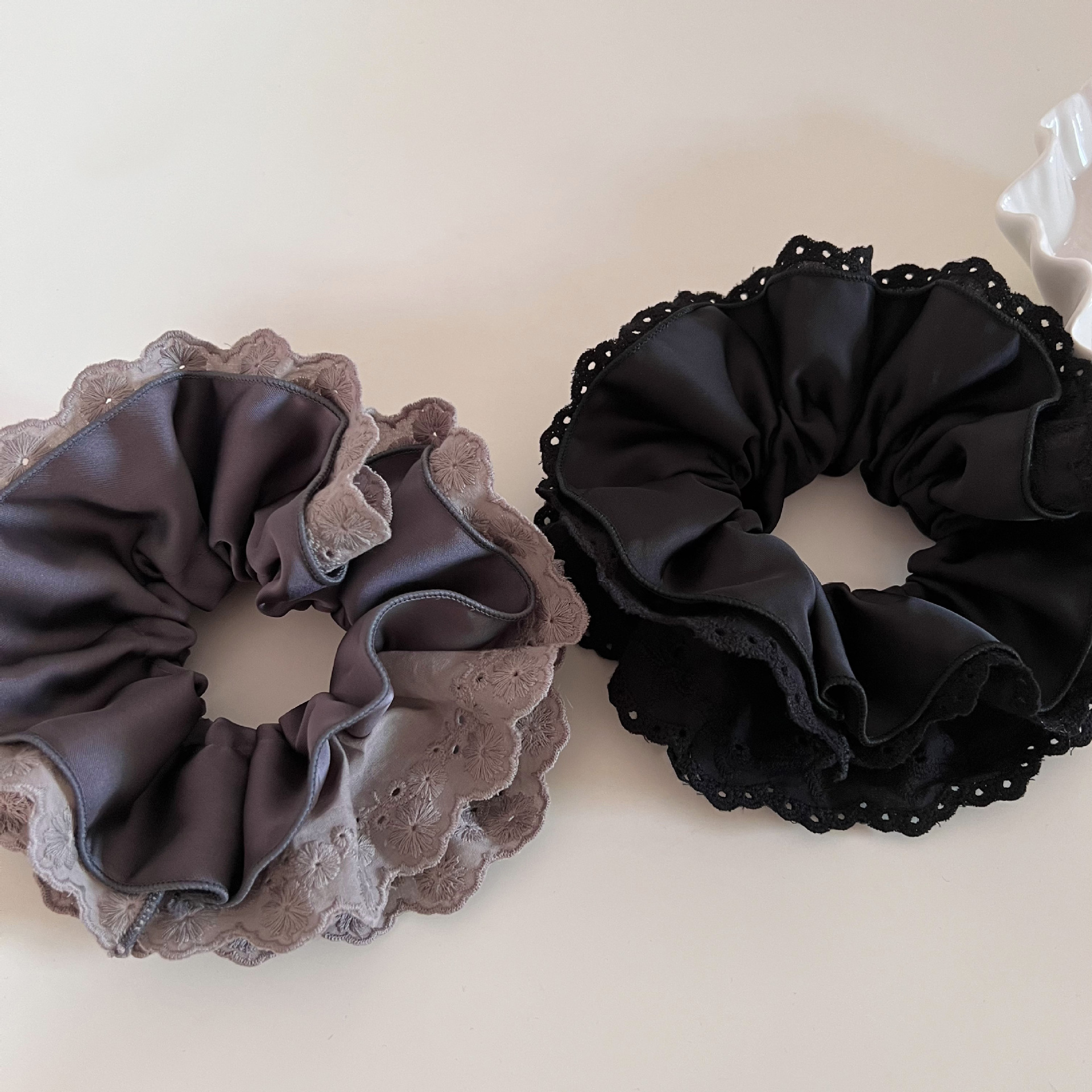 小众级感缎面蕾丝花边布艺大肠发圈韩系低马尾头绳扎头发绳发饰