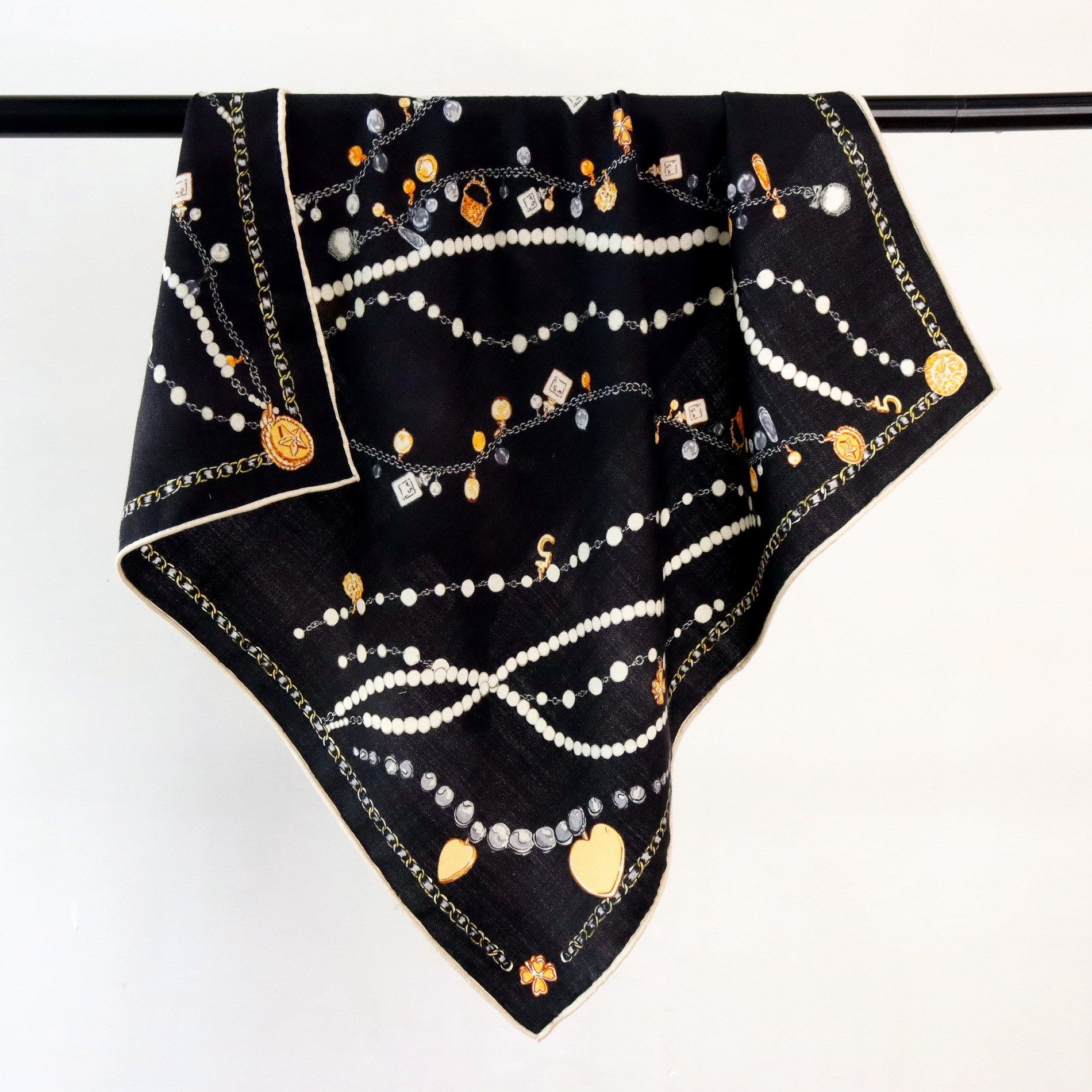 小香珠链条桑蚕丝真丝羊毛丝毛70方巾女秋冬季双面同色围巾丝巾,服饰配件/皮带/帽子/围巾,围巾/丝巾/披肩,淘宝优惠券,粉丝福利购,淘宝优惠卷