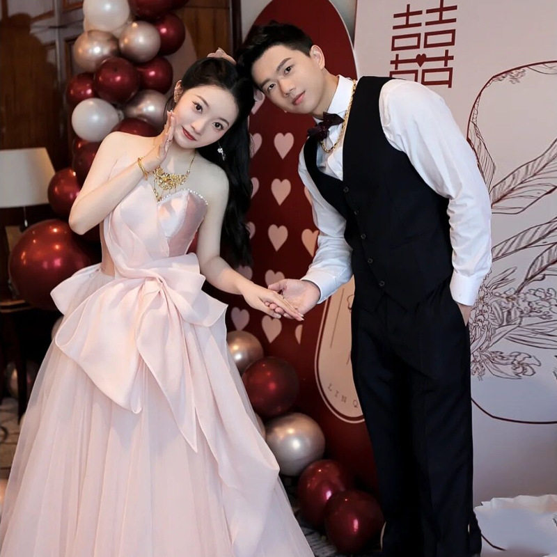抹胸敬酒服新娘2026新款级感订婚连衣裙气质端宴会名媛晚礼服