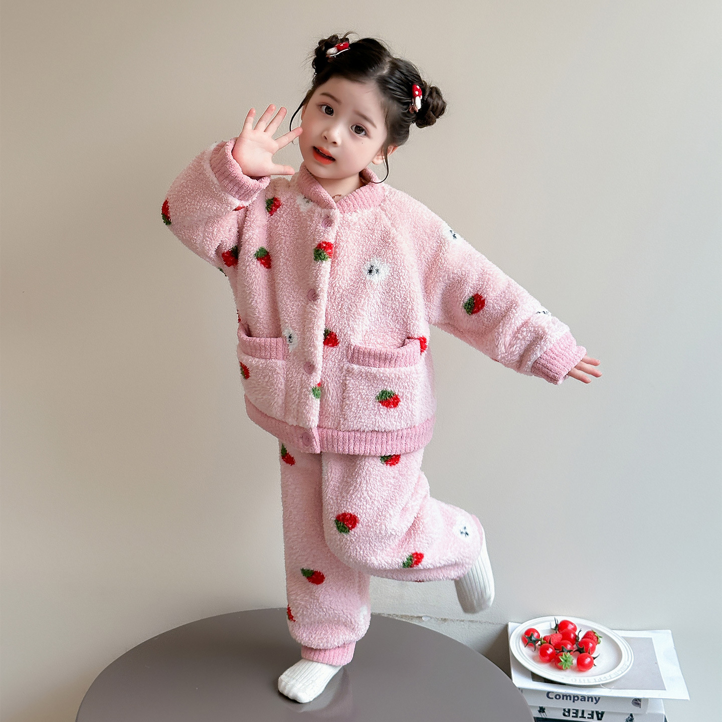 儿童睡衣秋冬季法兰绒女童粉色草莓开衫套装可爱家居服2025新款，童装家居服（睡衣），祺妙童装