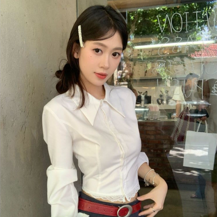 夏季新款甜美风polo领蕾丝拼接长袖衬衫女设计感修身显瘦短款上衣