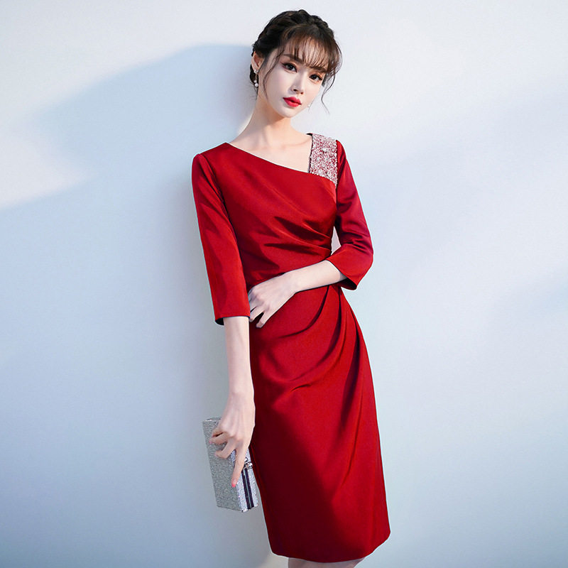 红色晚礼服女2025年新款气质宴会夏季大合唱服短款端新娘敬酒服图片