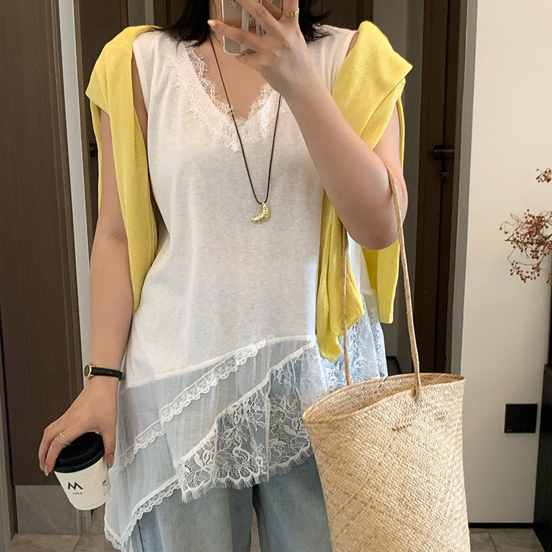 气质V领蕾丝边不规则背心